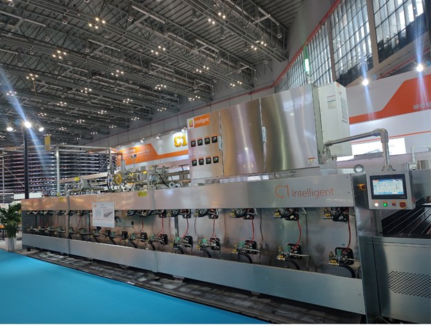 Forno túnel industrial C1 Intelligent em operação